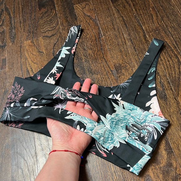 Peachaus L sports bra with beautiful print brand new - Picture 3 of 5